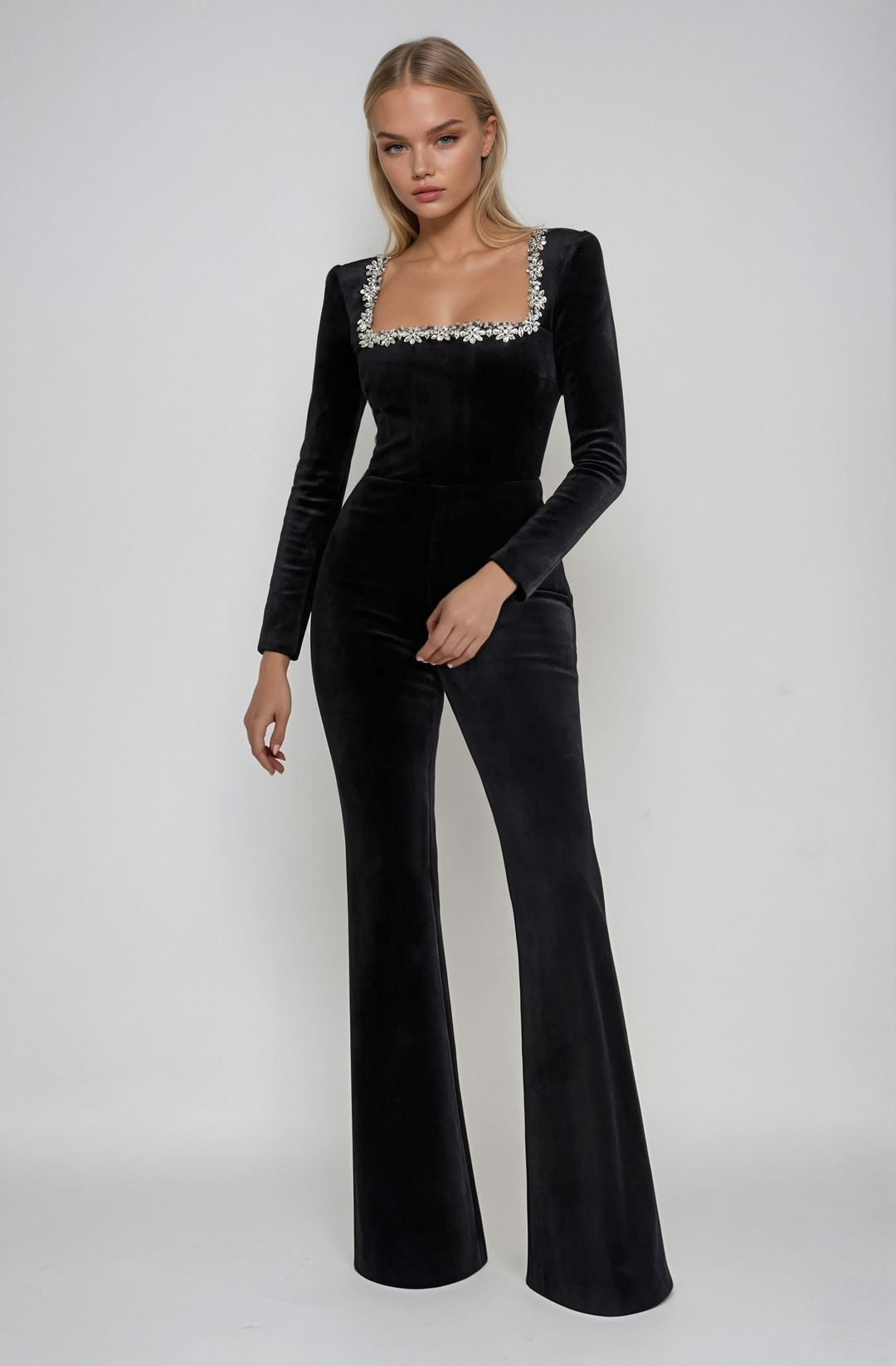 VIRELLE – NECK-DETAIL SOLID JUMPSUIT