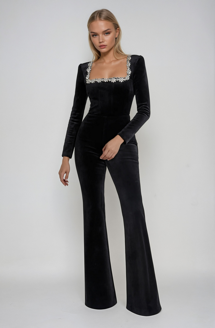 VIRELLE – NECK-DETAIL SOLID JUMPSUIT