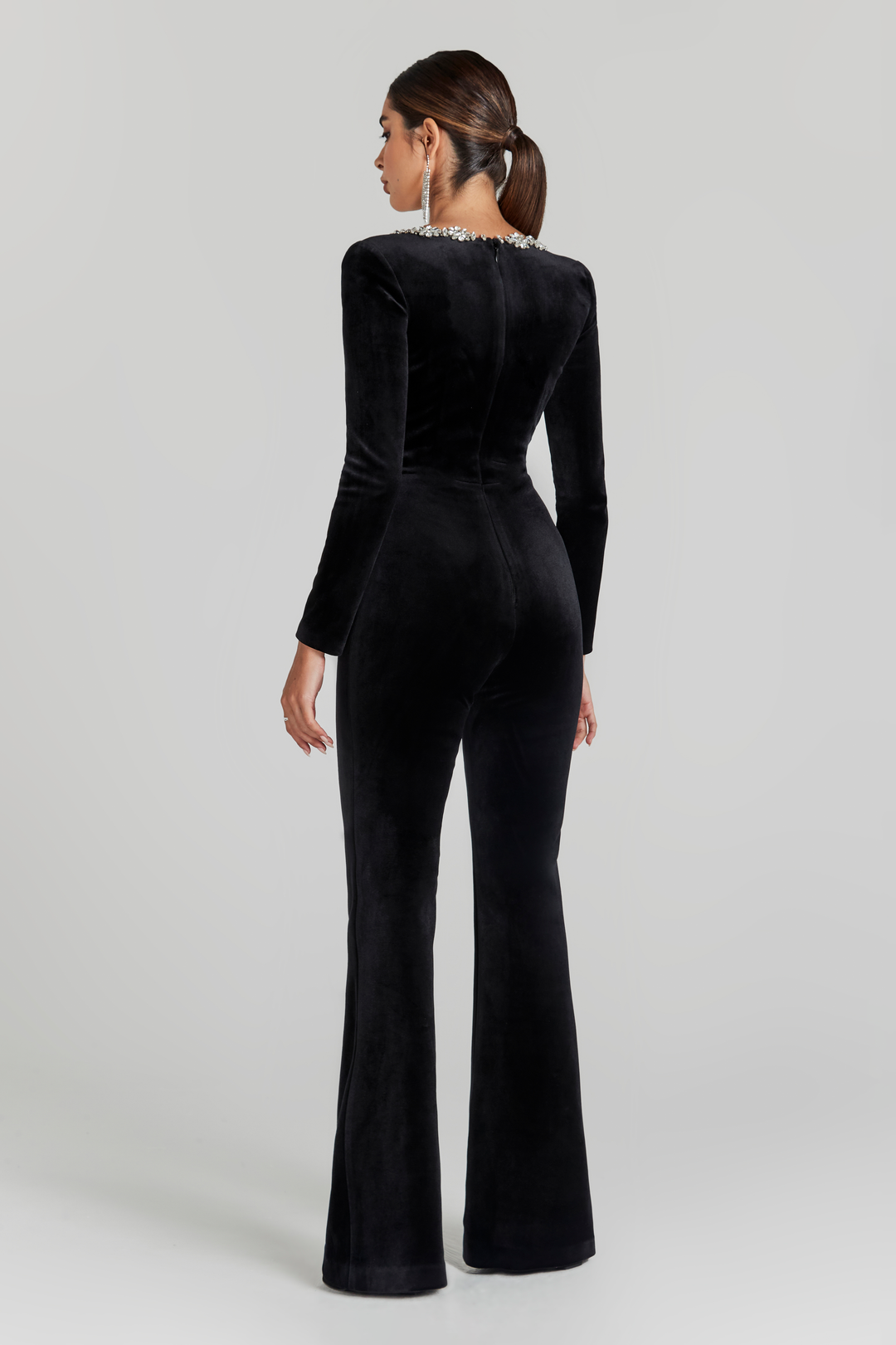 VIRELLE – NECK-DETAIL SOLID JUMPSUIT