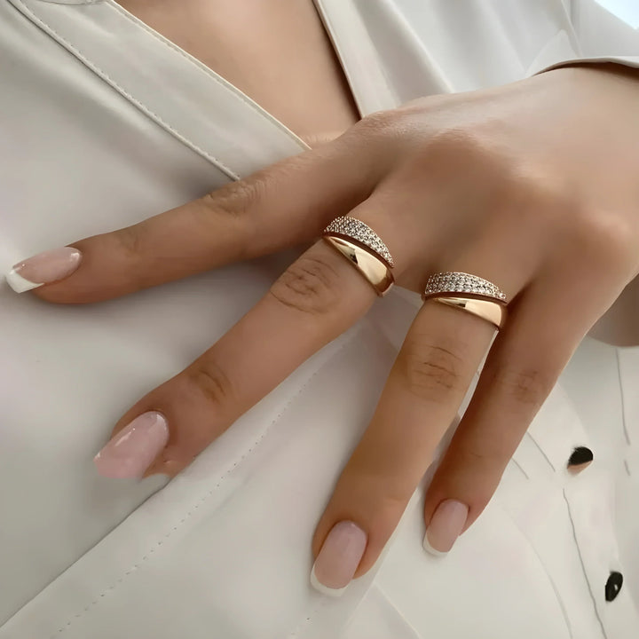 Elegant Gold Ring - Strength, hope and solidarity