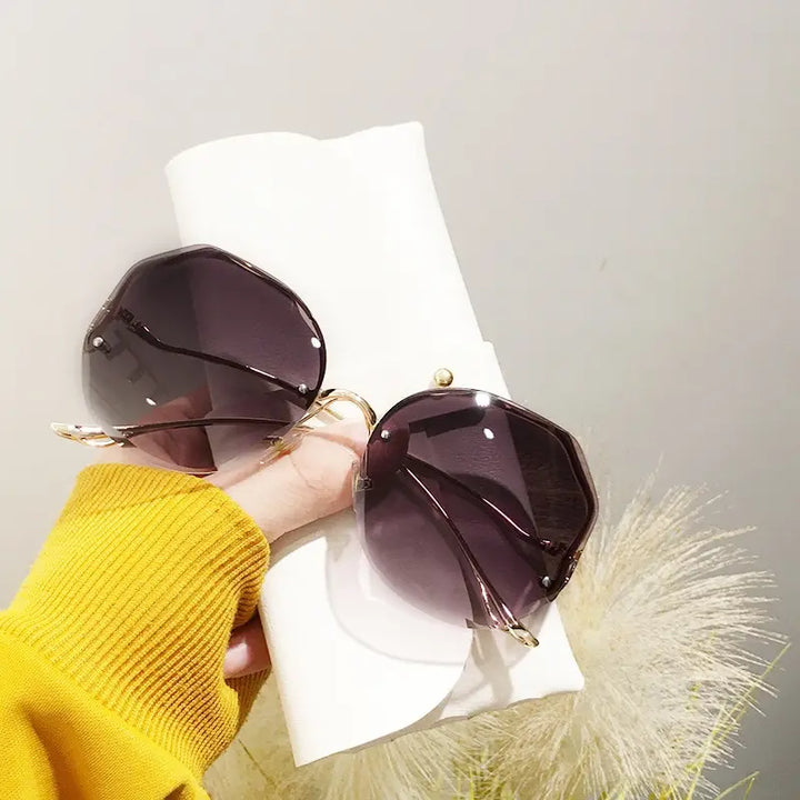 Moana | Ladies Stylish Design Oversized Square Sun Glasses