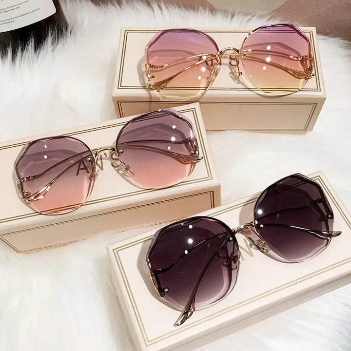Moana | Ladies Stylish Design Oversized Square Sun Glasses