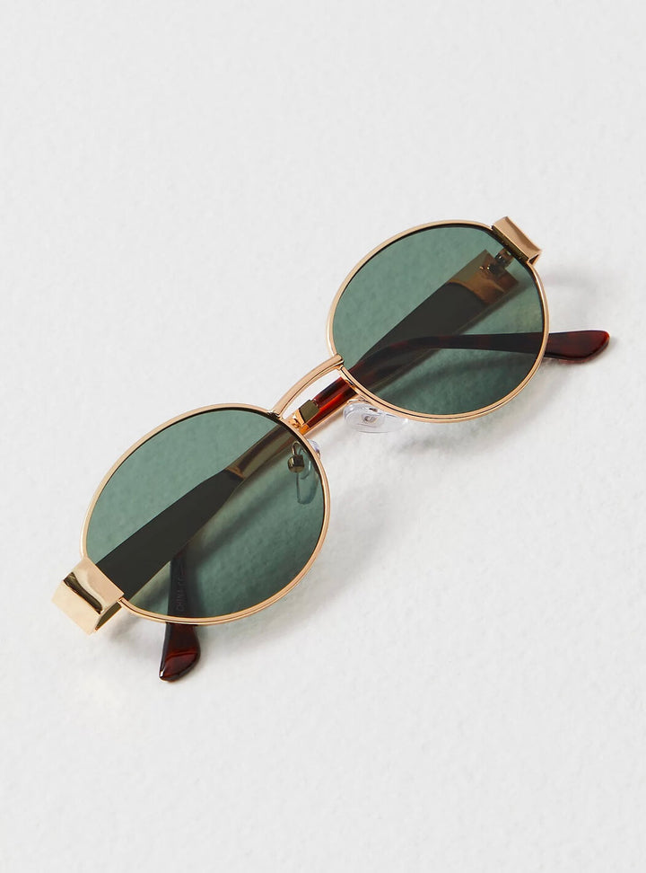Sorelle | Elegant Sunglasses