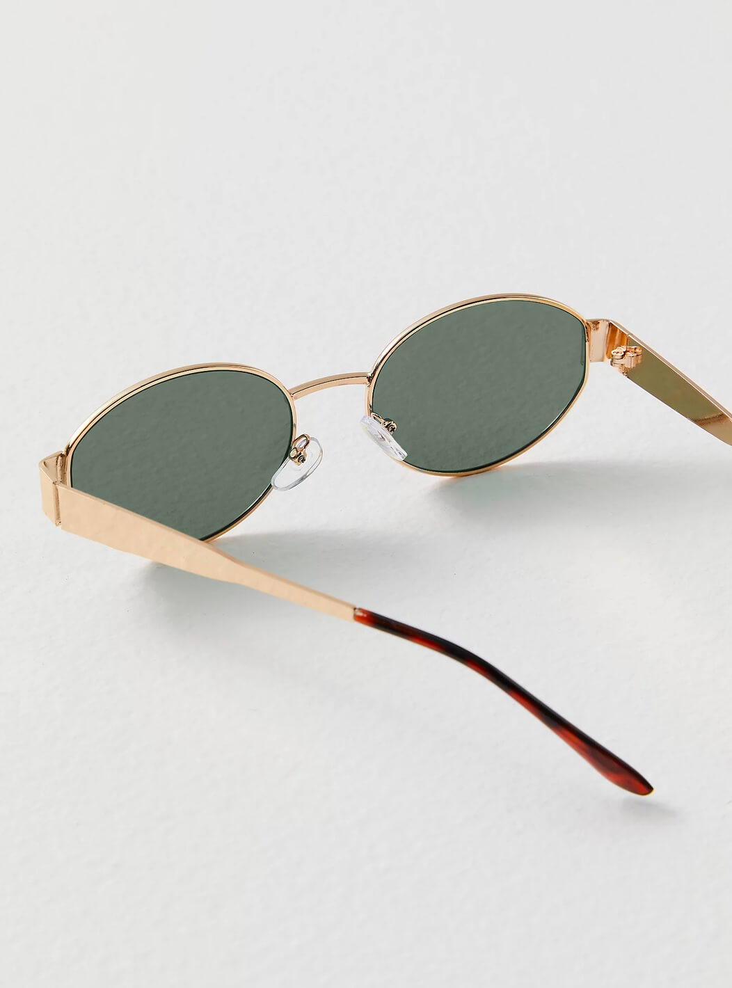 Sorelle | Elegant Sunglasses